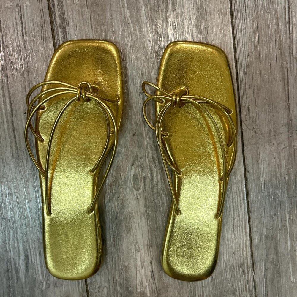 Women's Gold Flipflops  Size 7.5 woman UK 39
